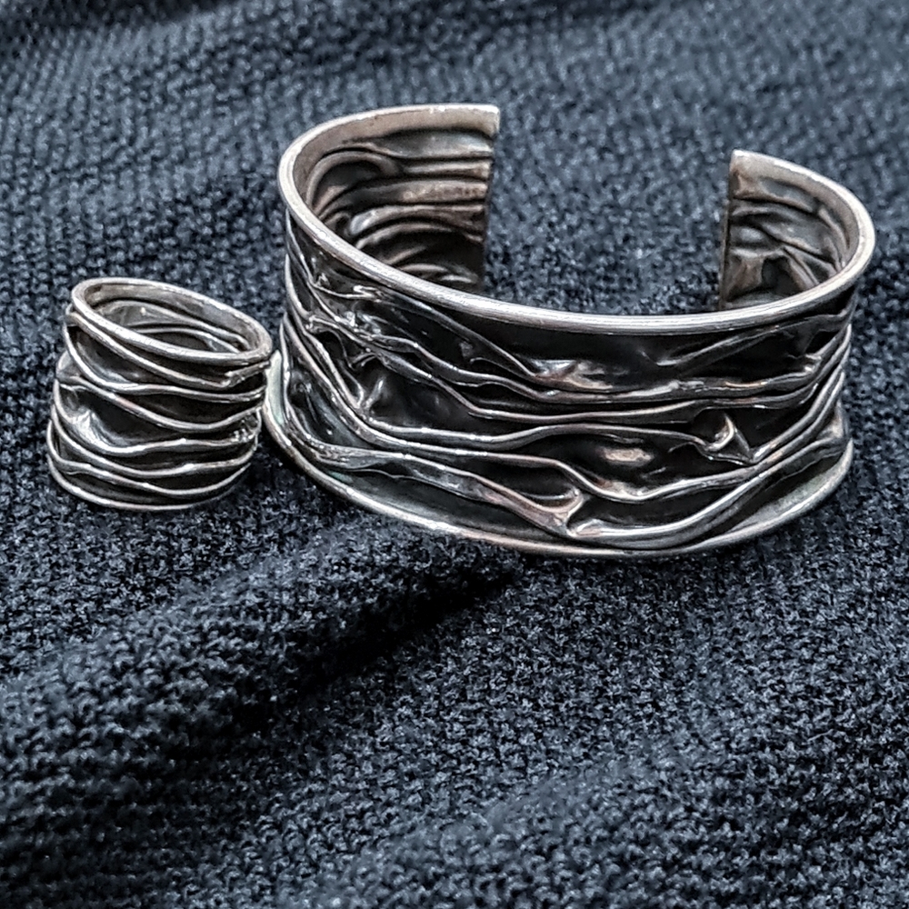 Women's 'SILVER SECRETS' Gorgeous oxidised sterling silver cuff - EUC - Picture 2 of 2